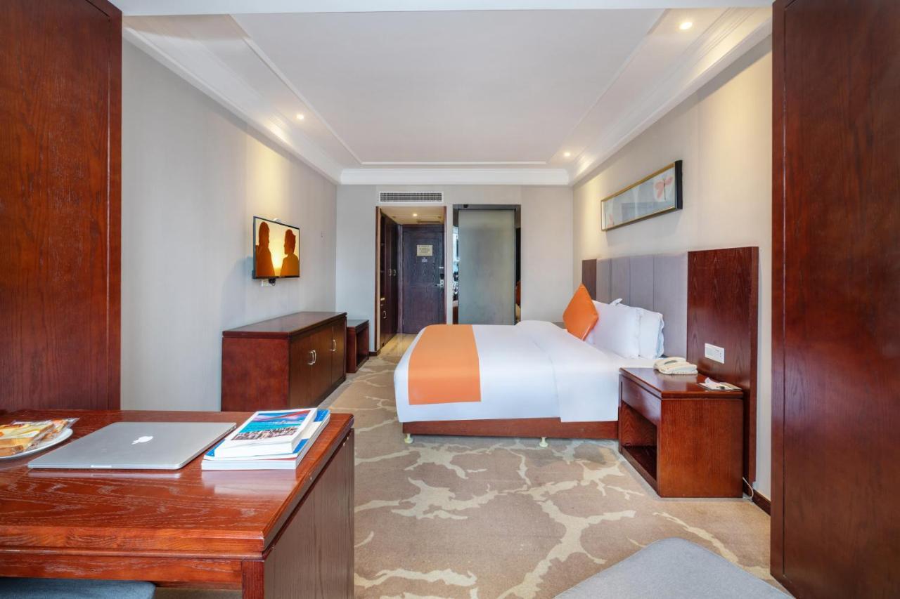 Huzhou Wealth Hotel Exterior foto